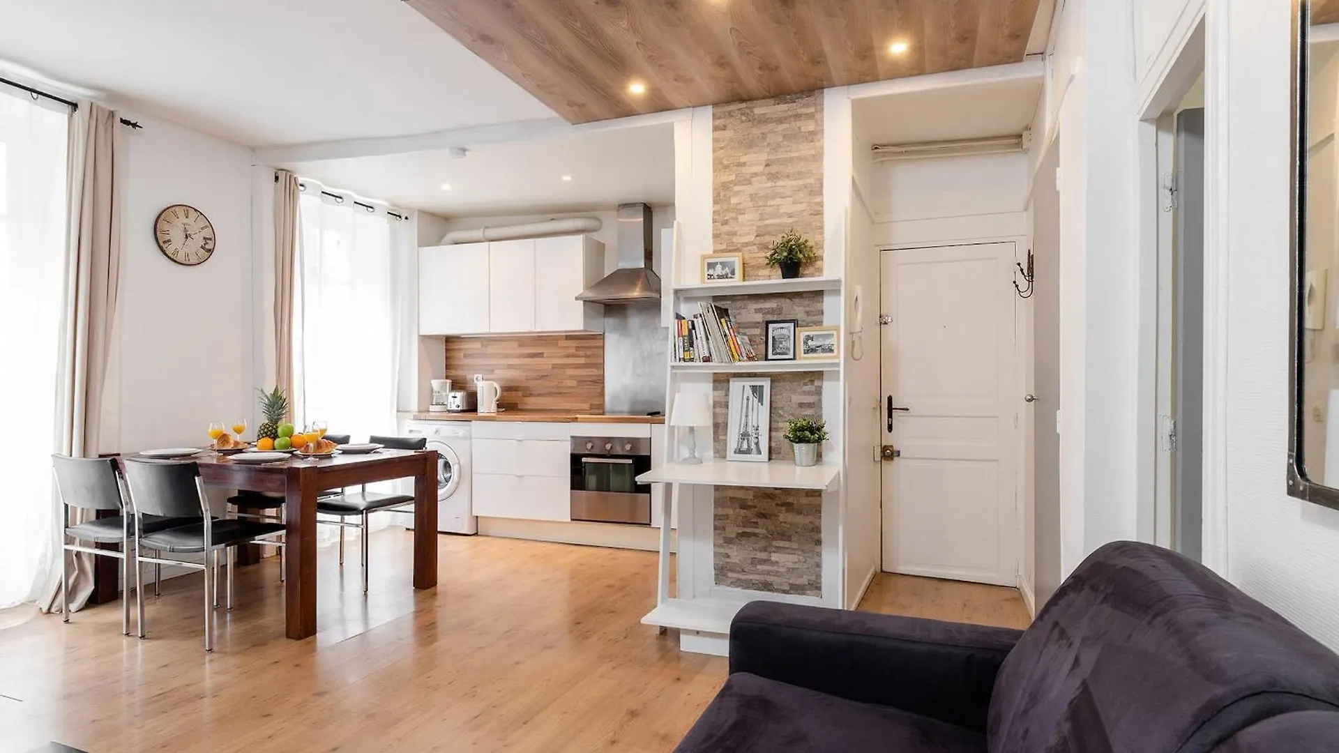 Eiffel Tower & Champ De Mars - Cityapartmentstay Paris
