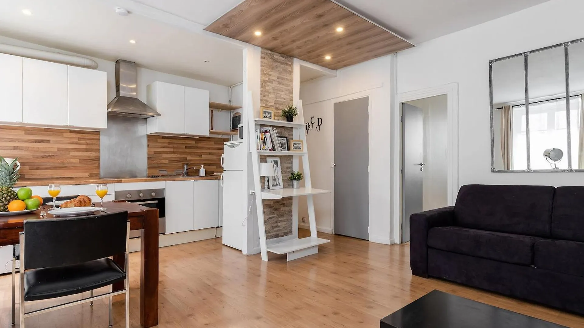 Apartment Eiffel Tower & Champ De Mars - Cityapartmentstay Paris